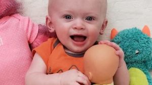 Read more about the article Super Easy Baby Doll Clothes – recycled baby onesies