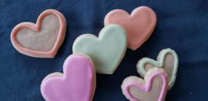 Read more about the article How To Make Big, Soft Sugar Cookies & Easy Royal Icing
