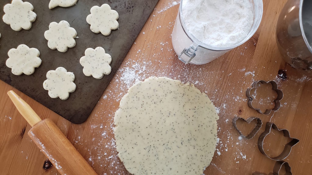 You had me at LEMON! With the zing of lemon icing and chia I can’t say no. Perfect any time of year, any time of day. These are too good to pass up. Come whip up a batch for yourself!