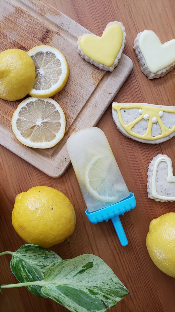 There is nothing wrong with falling head over heals with this nutrient packed powerhouse! Sure it feels like a treat but you’re doing your body a solid by getting your vitamin C, antioxidants & fiber. Try these and you’ll be hooked. #lemon #health