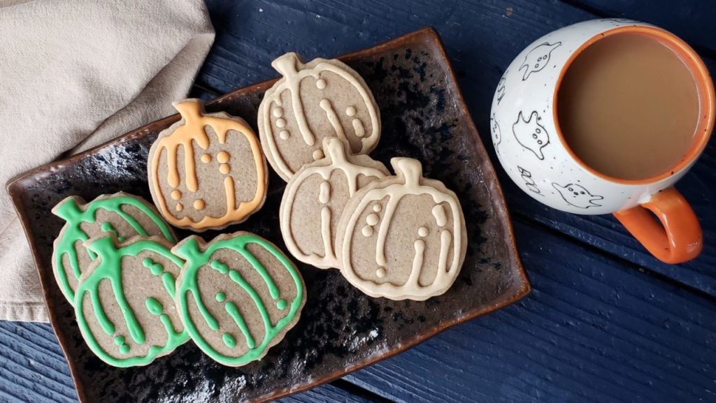 Chai pumpkin sugar cookies with royal icing